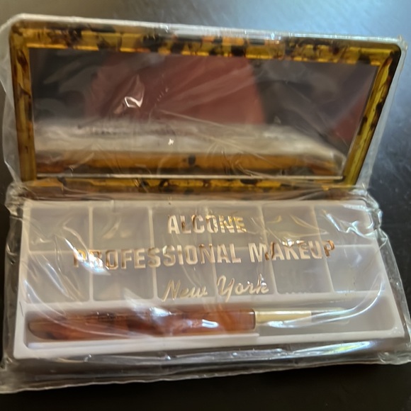 Henri Bendel Vintage makeup dispenser - Picture 3 of 8